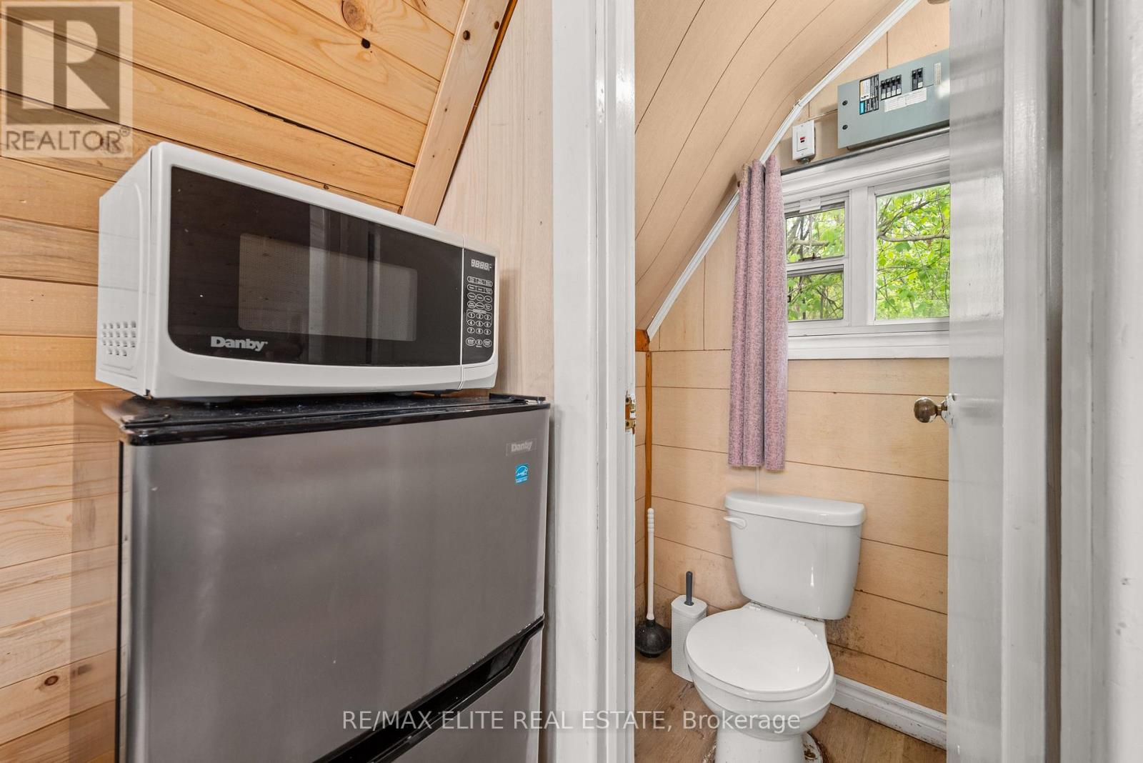 10 ALEXANDER AVENUE - 46
