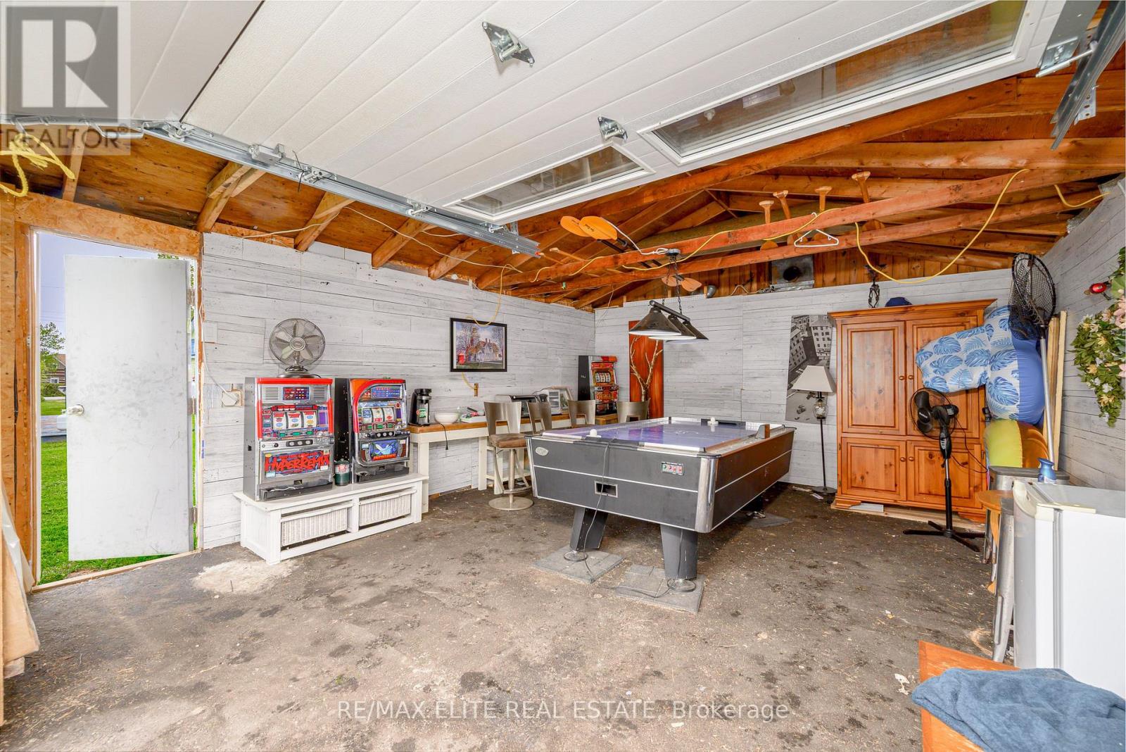 10 ALEXANDER AVENUE - 48