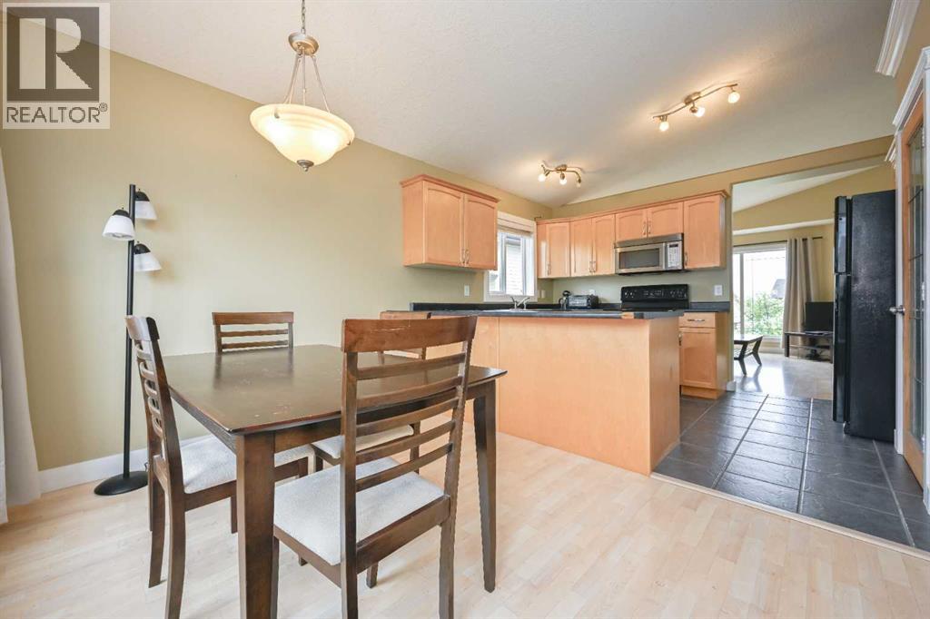 8821 113 Avenue - 6