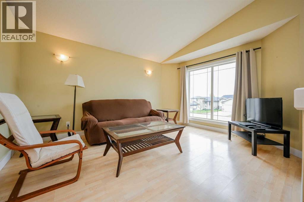 8821 113 Avenue - 7