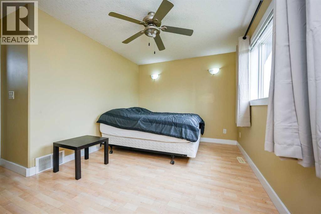 8821 113 Avenue - 9