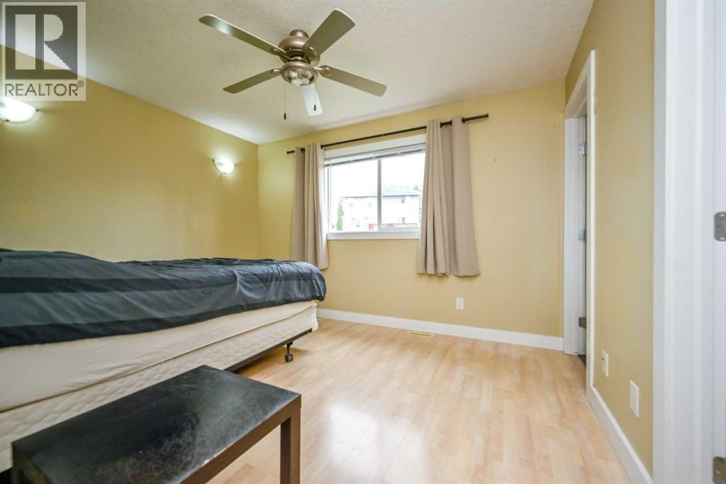 8821 113 Avenue - 10