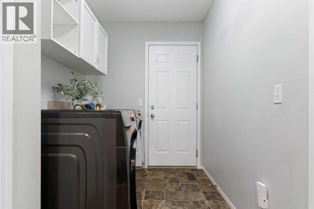 164 Royal Oak Heights NW - 21