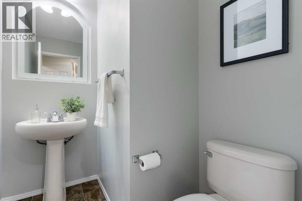 164 Royal Oak Heights NW - 19