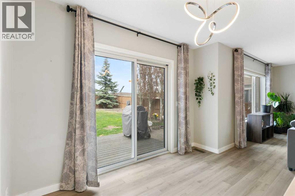 164 Royal Oak Heights NW - 14