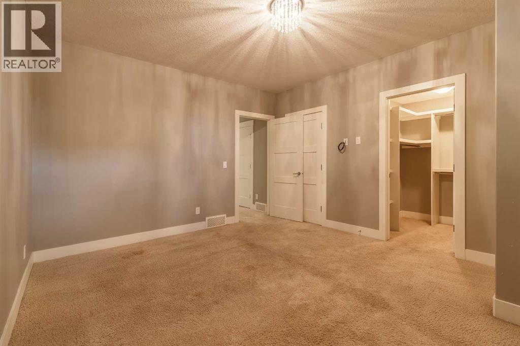 423 23 Avenue NW - 33