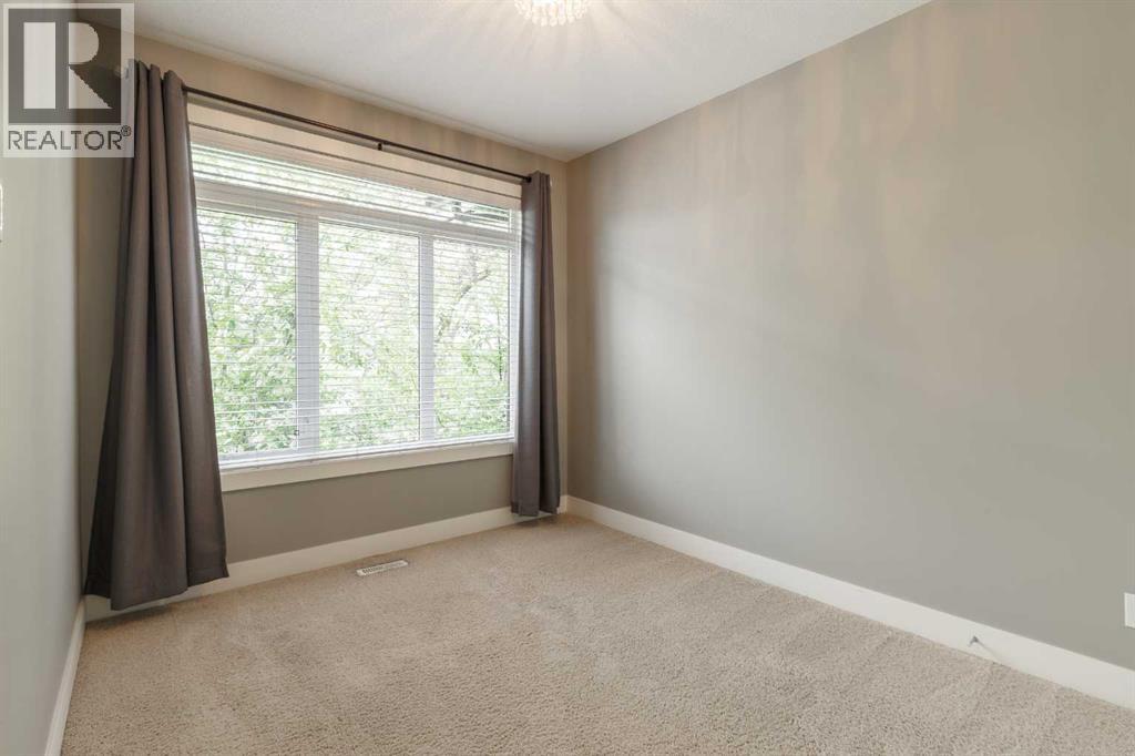 423 23 Avenue NW - 23