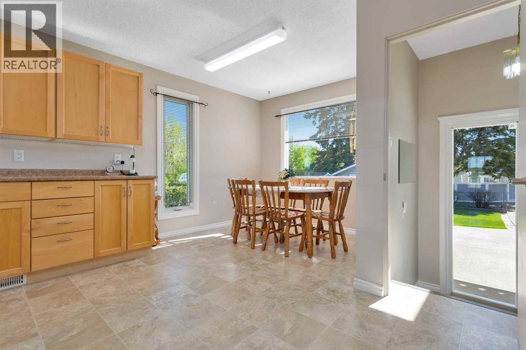 5435 54 Street — photo 11