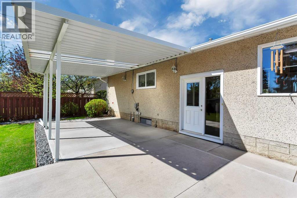 5435 54 Street — photo 32
