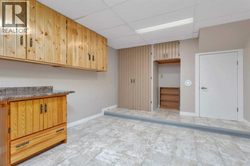 5435 54 Street — photo 31