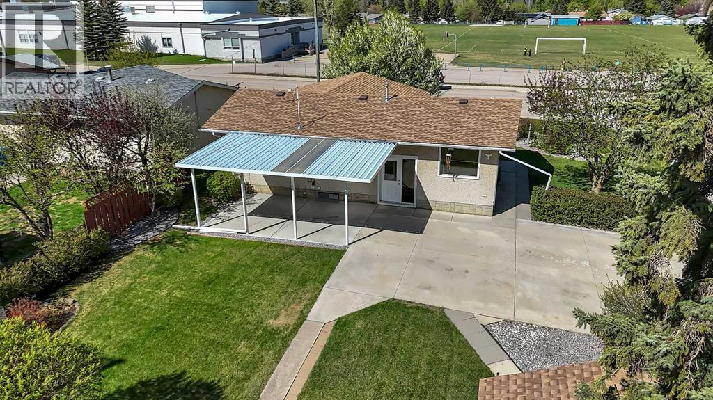 5435 54 Street — photo 39