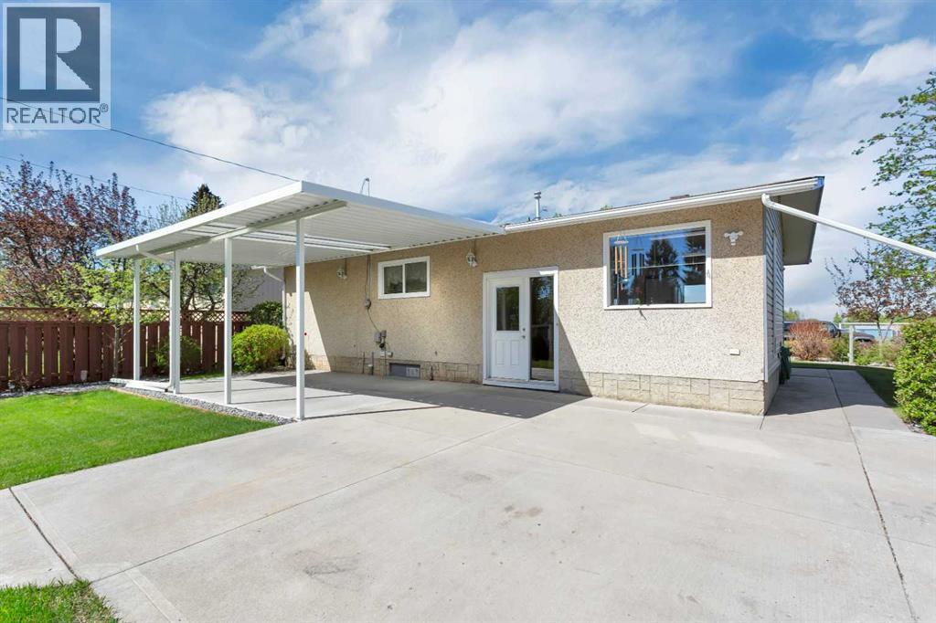 5435 54 Street — photo 33