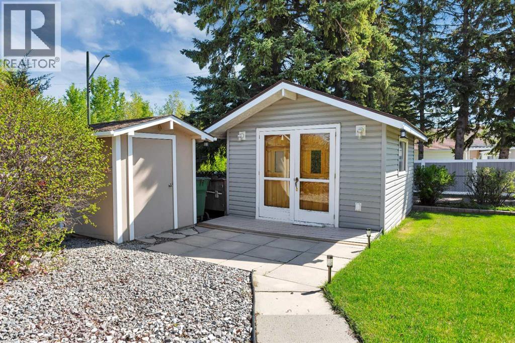 5435 54 Street — photo 36