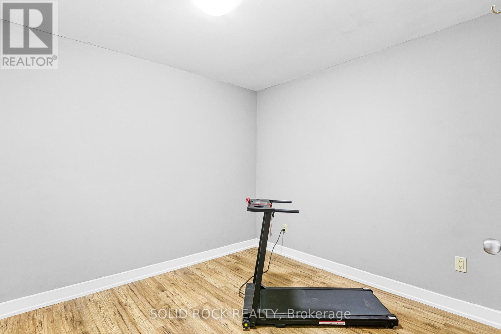 30 ROWE DRIVE - 33