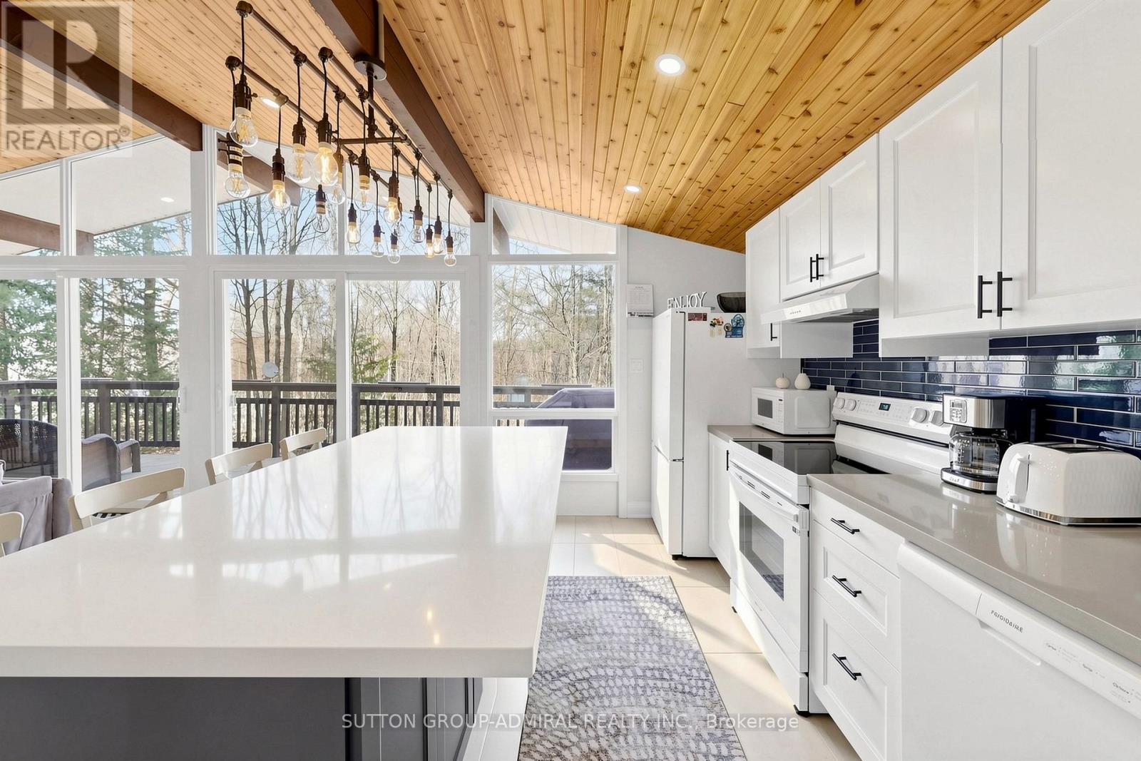 28 TIMCOURT DRIVE - 8