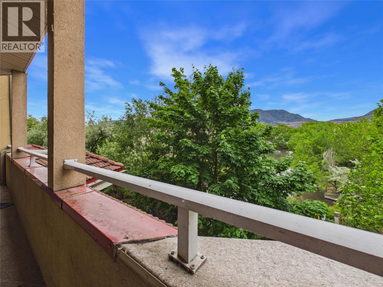 302 1088 Sunset Drive, Kelowna