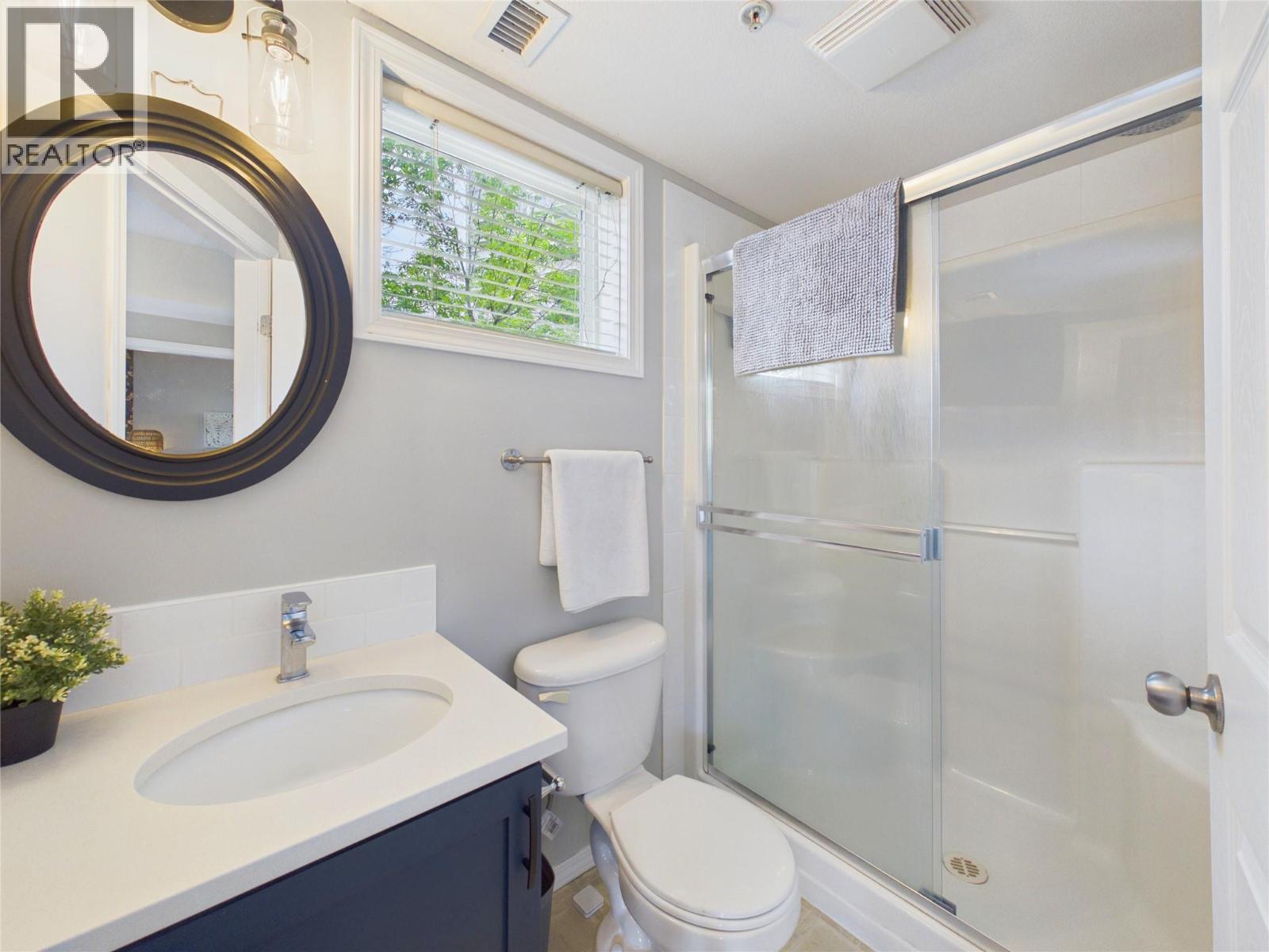 302 1088 Sunset Drive, Kelowna