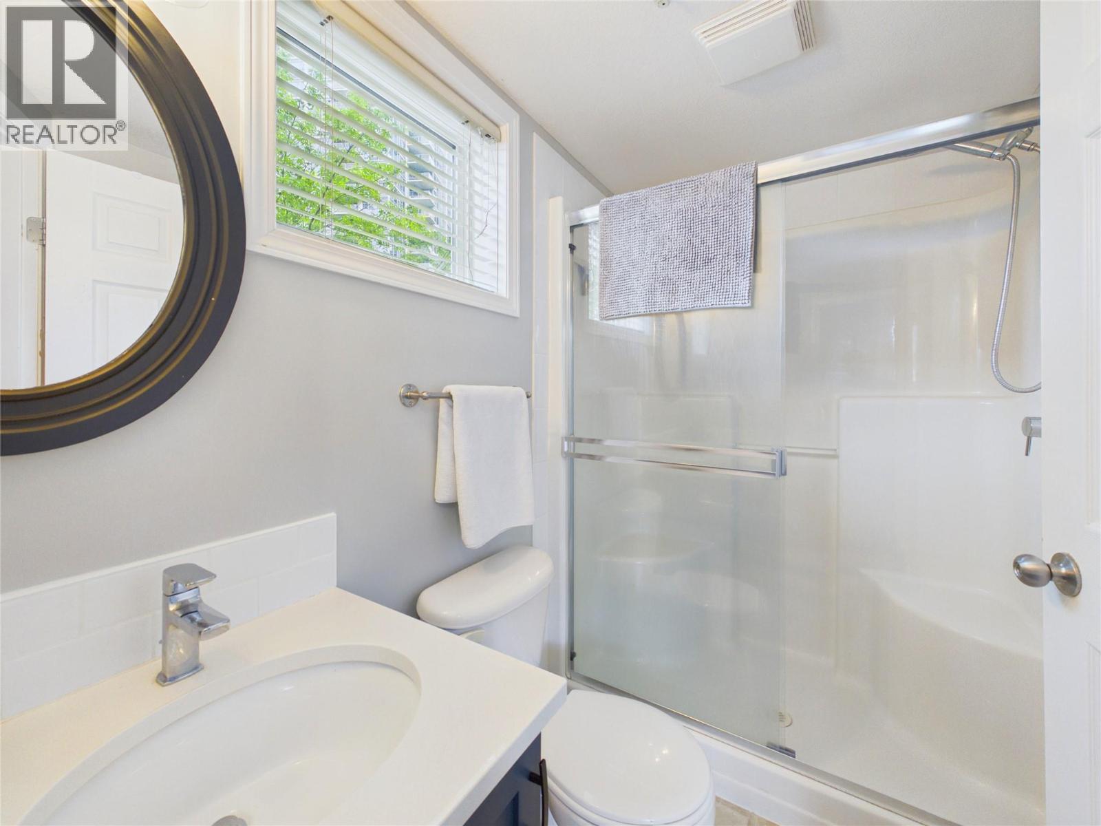 302 1088 Sunset Drive, Kelowna