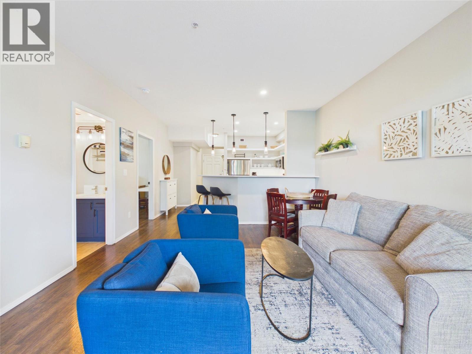 302 1088 Sunset Drive, Kelowna