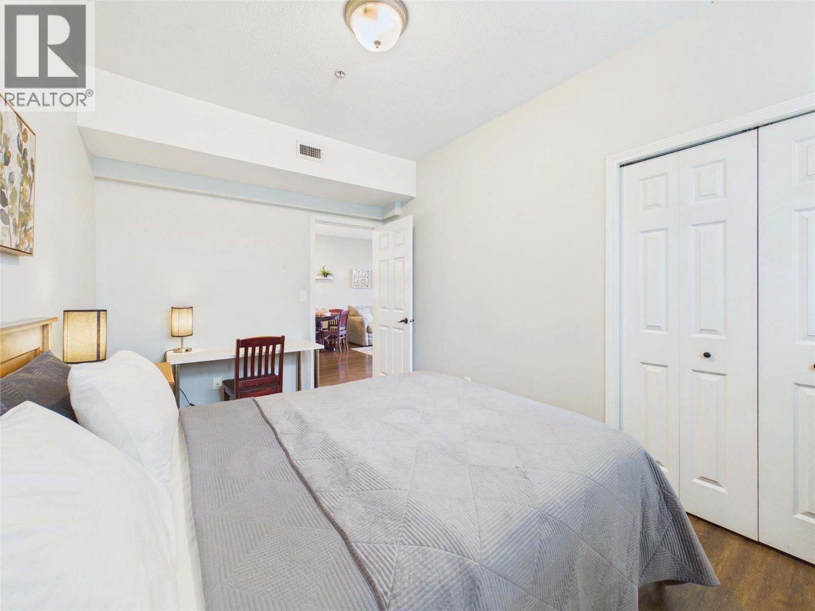 302 1088 Sunset Drive, Kelowna