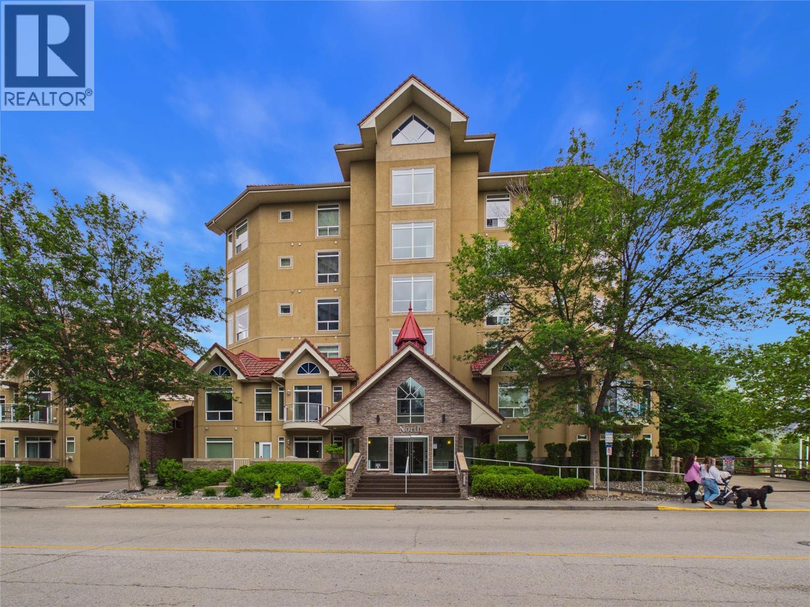 302 1088 Sunset Drive, Kelowna