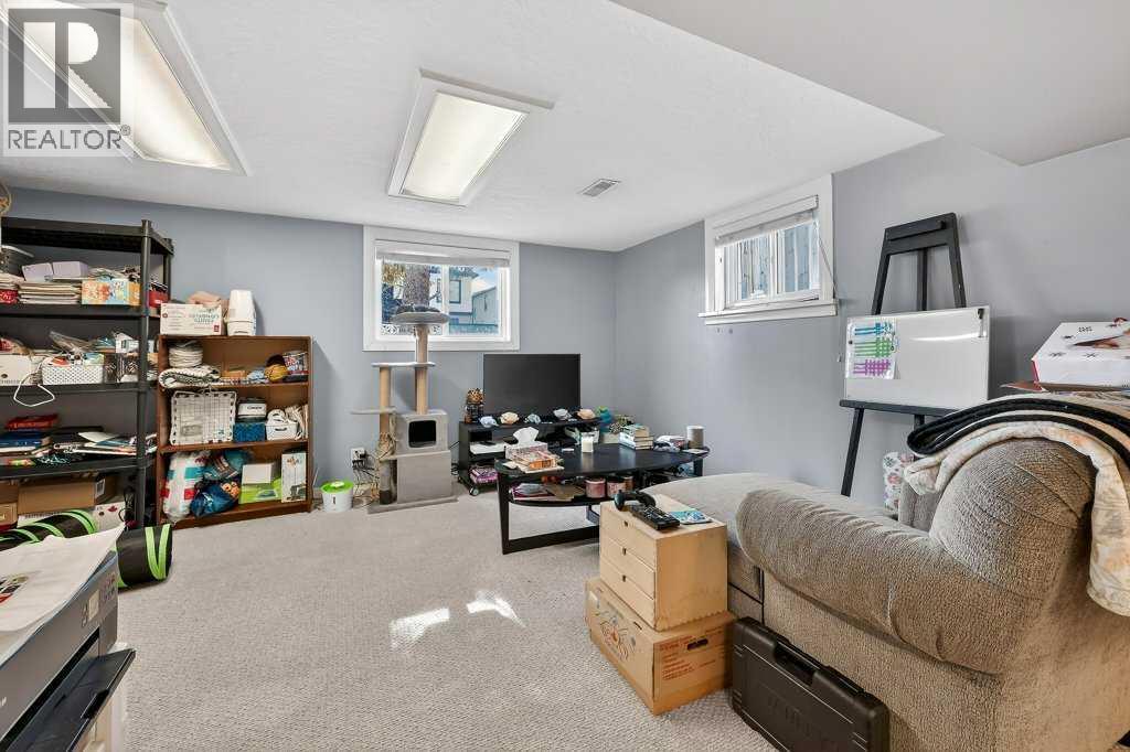 136 32 Avenue NE - 18