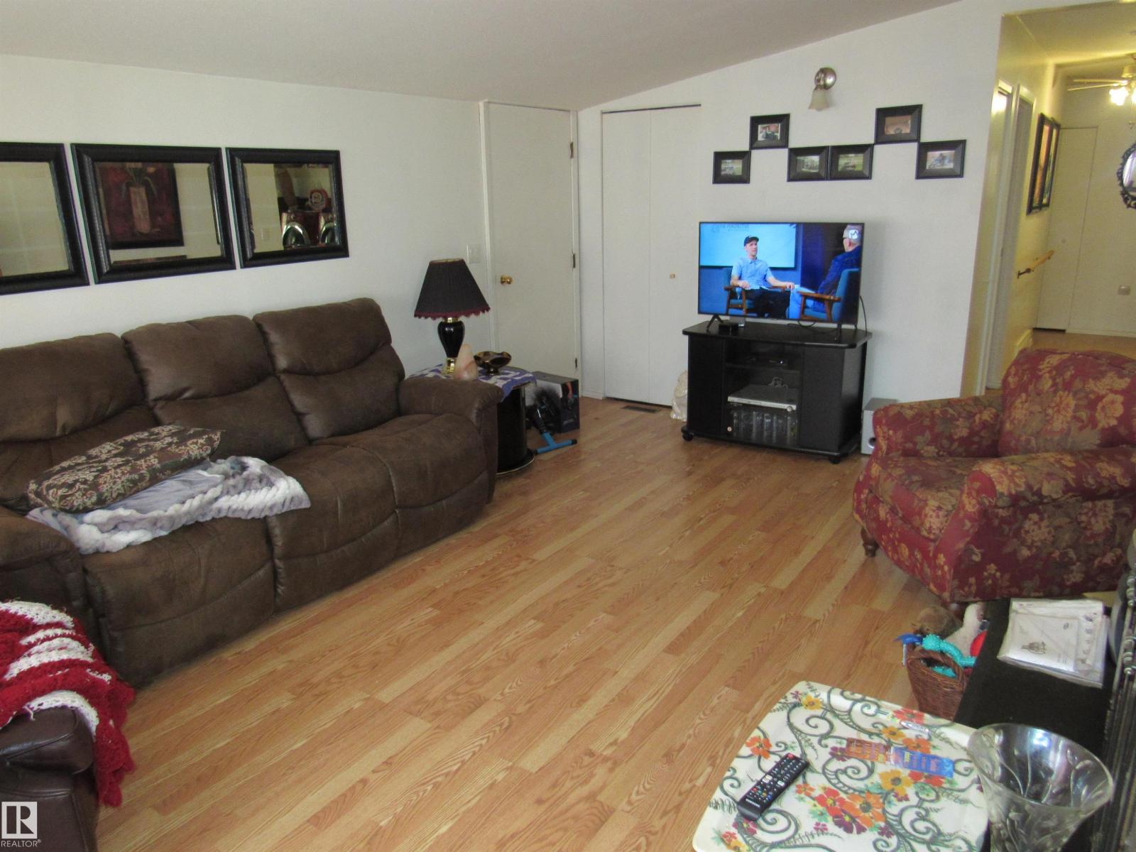 53 Crescent Drive — photo 17