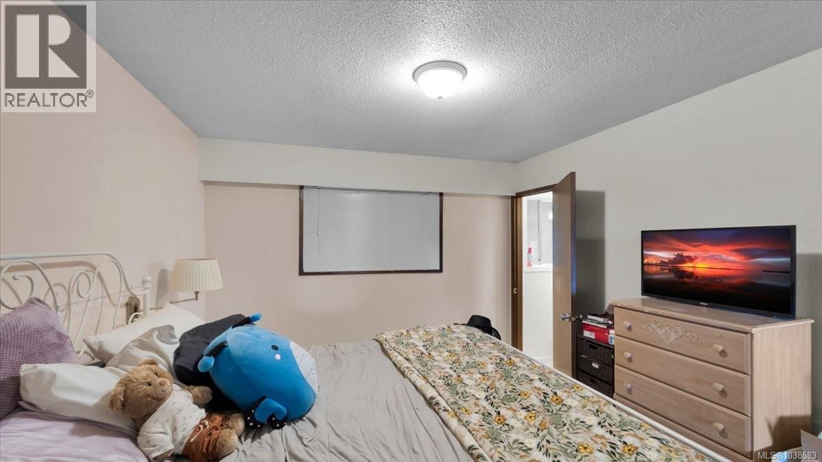 2348 French Rd N - 36
