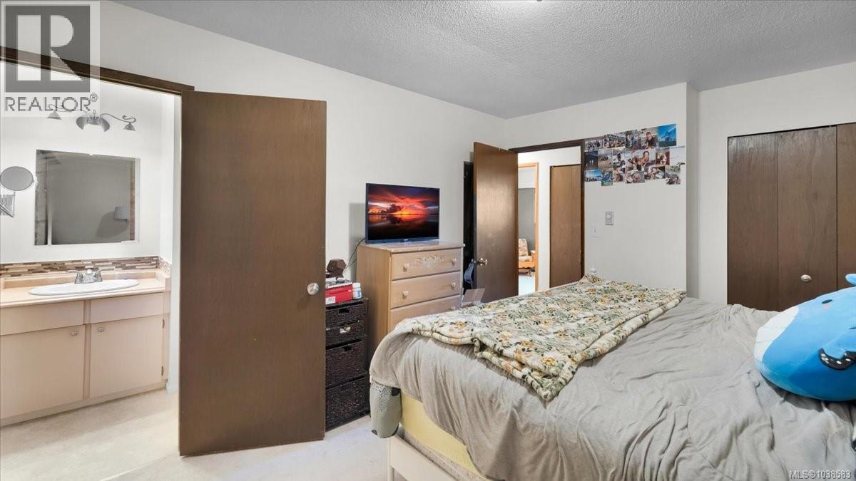 2348 French Rd N - 37
