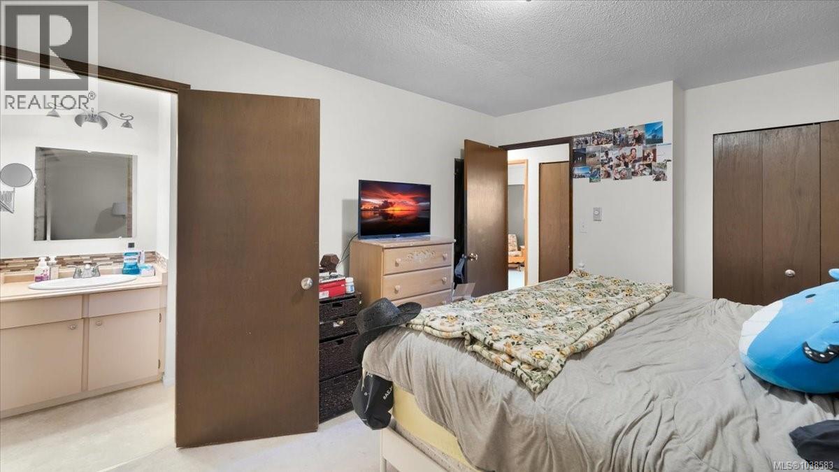 2348 French Rd N - 38