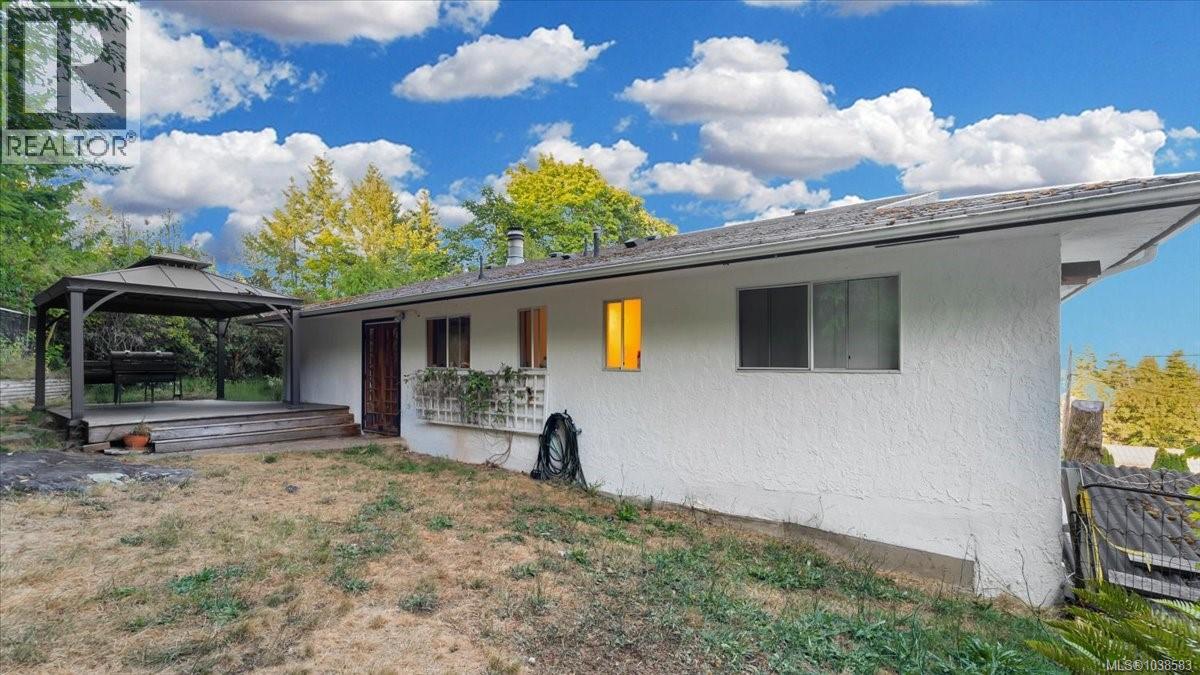 2348 French Rd N - 76