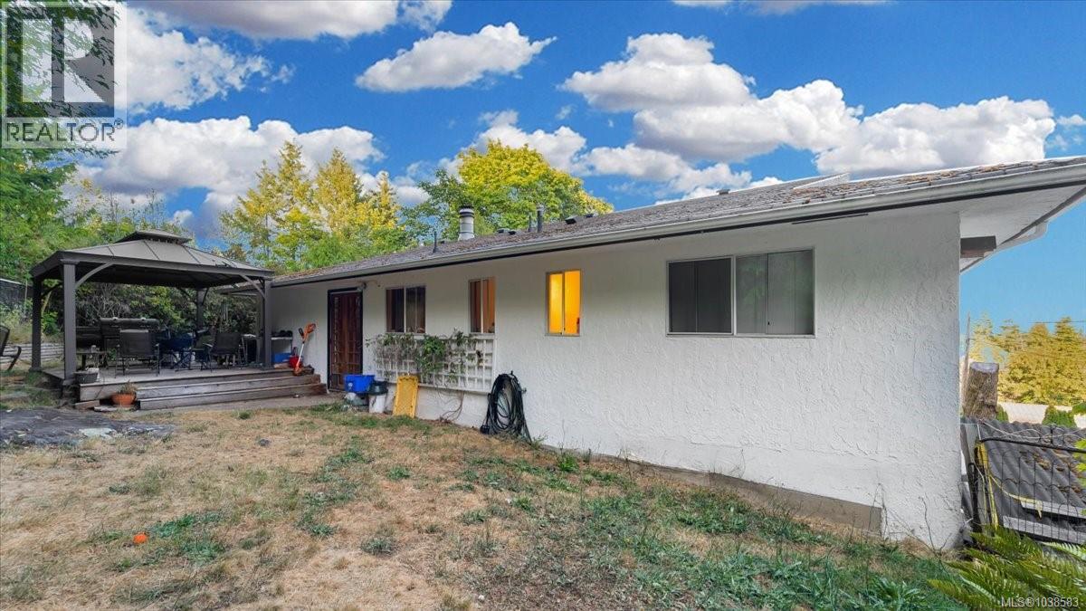 2348 French Rd N - 77