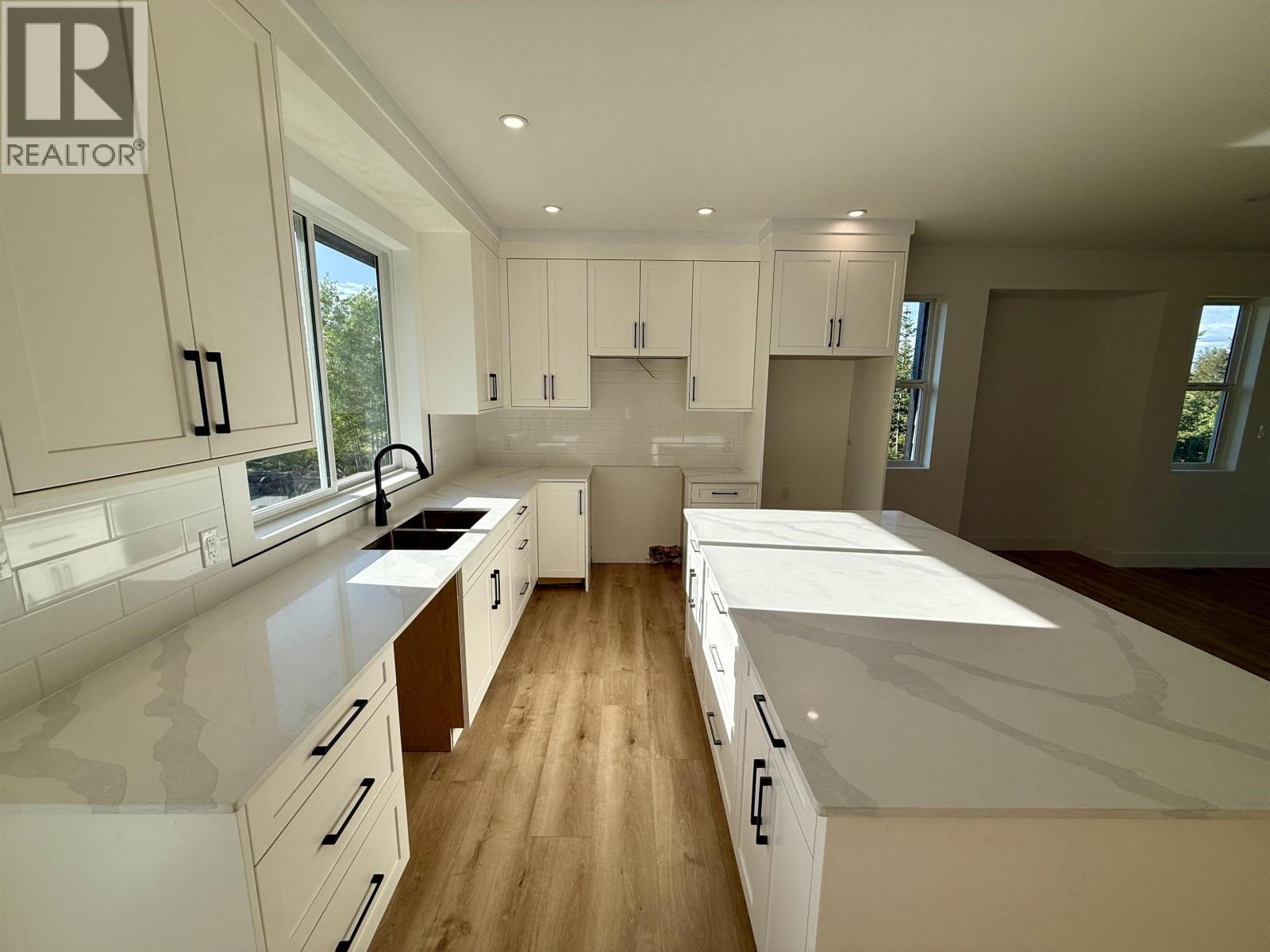 905 SPRUCE PLACE - 15