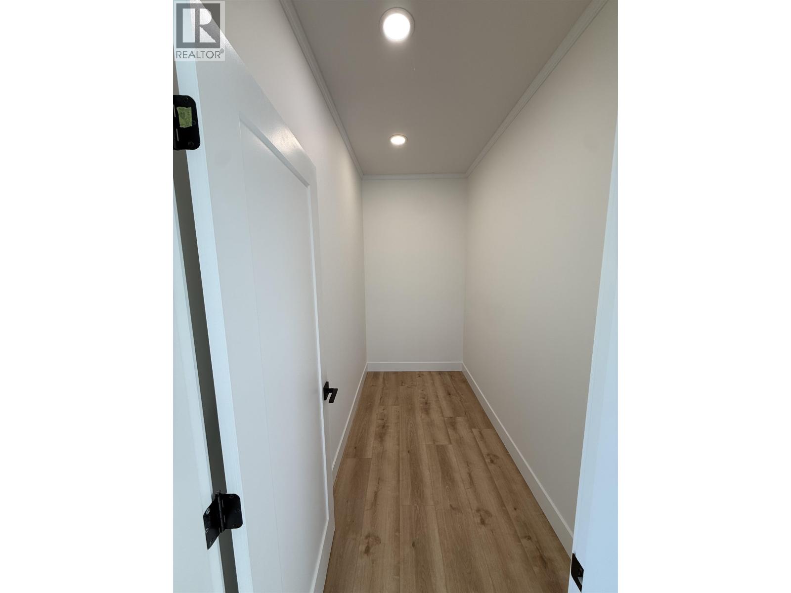 905 SPRUCE PLACE - 21