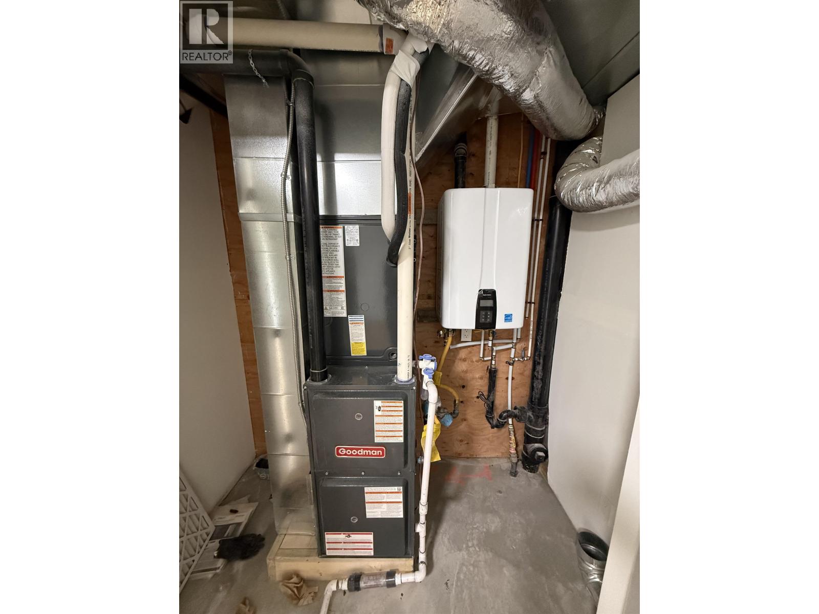 905 SPRUCE PLACE - 23