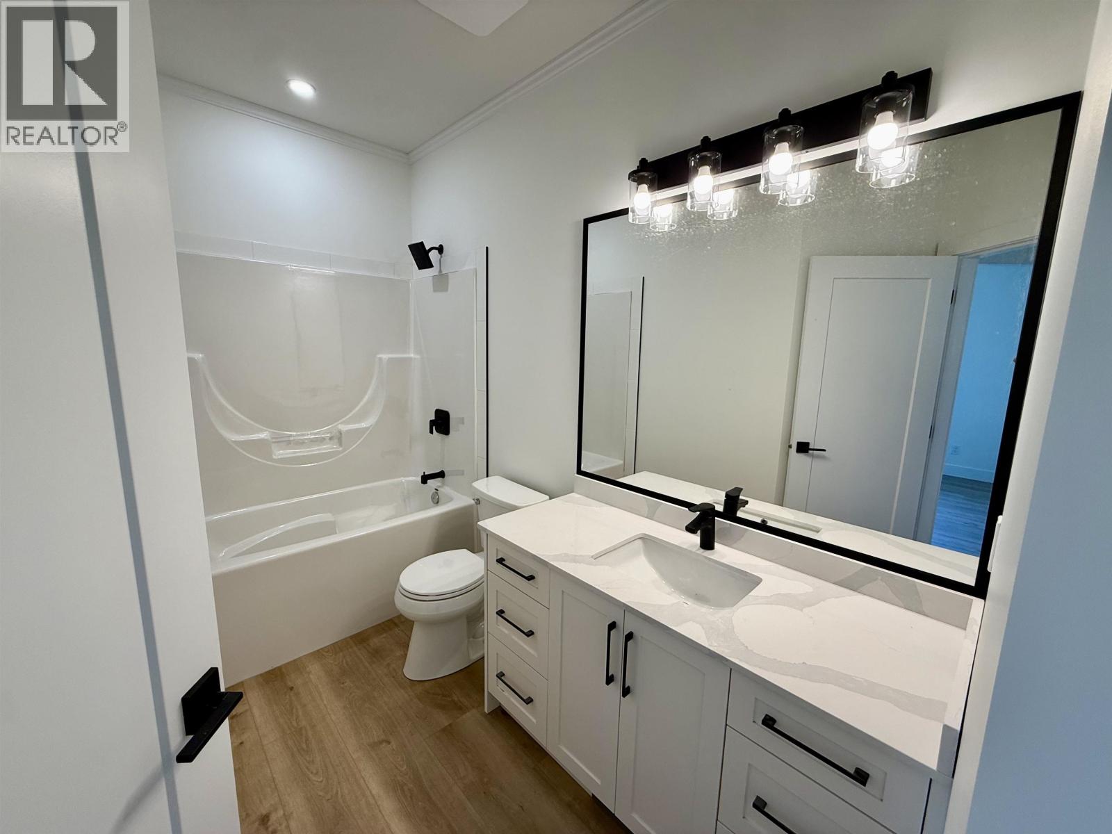 905 SPRUCE PLACE - 17