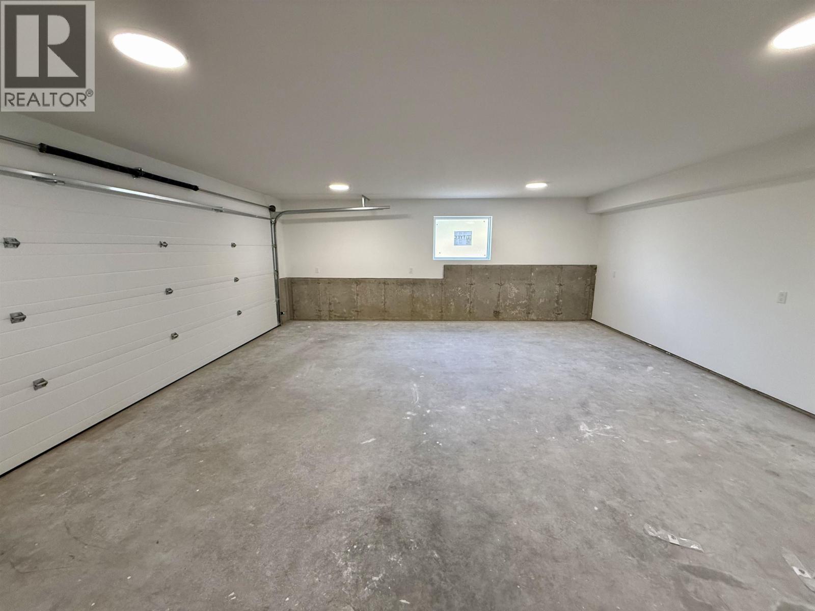 905 SPRUCE PLACE - 22