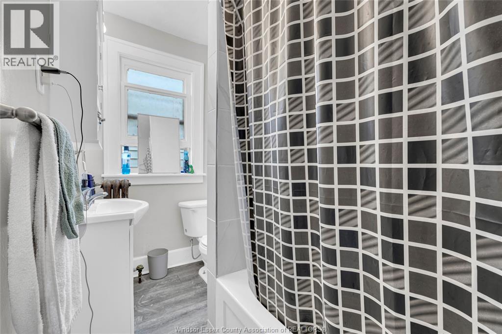 826 JOS JANISSE AVENUE - 10