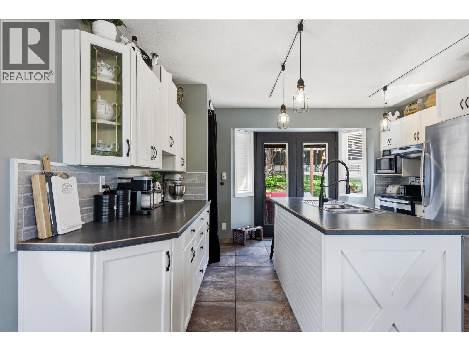 77 RIDGEWOOD PLACE - 17