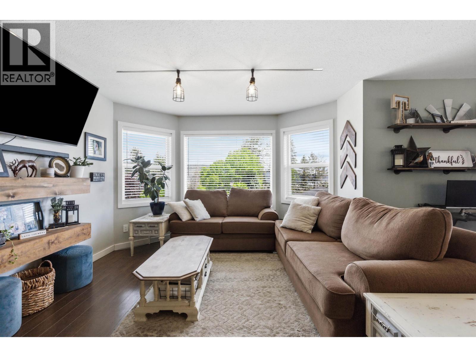 77 RIDGEWOOD PLACE - 13