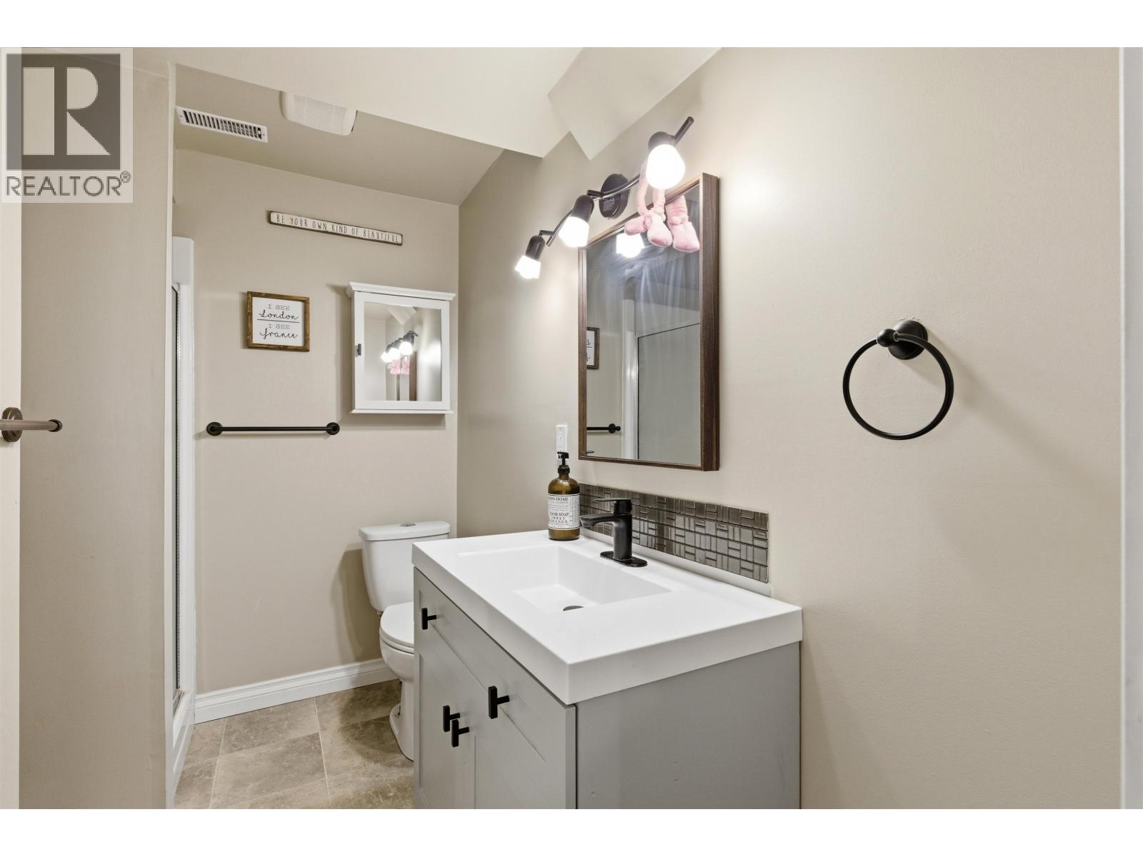 77 RIDGEWOOD PLACE - 24