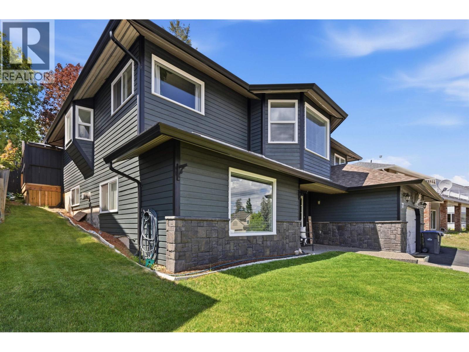 77 RIDGEWOOD PLACE - Image 3