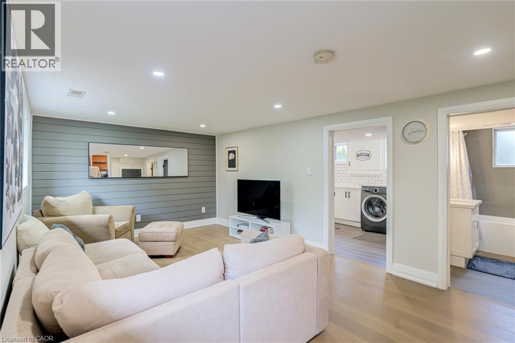 5226 SPRUCE Avenue - 22