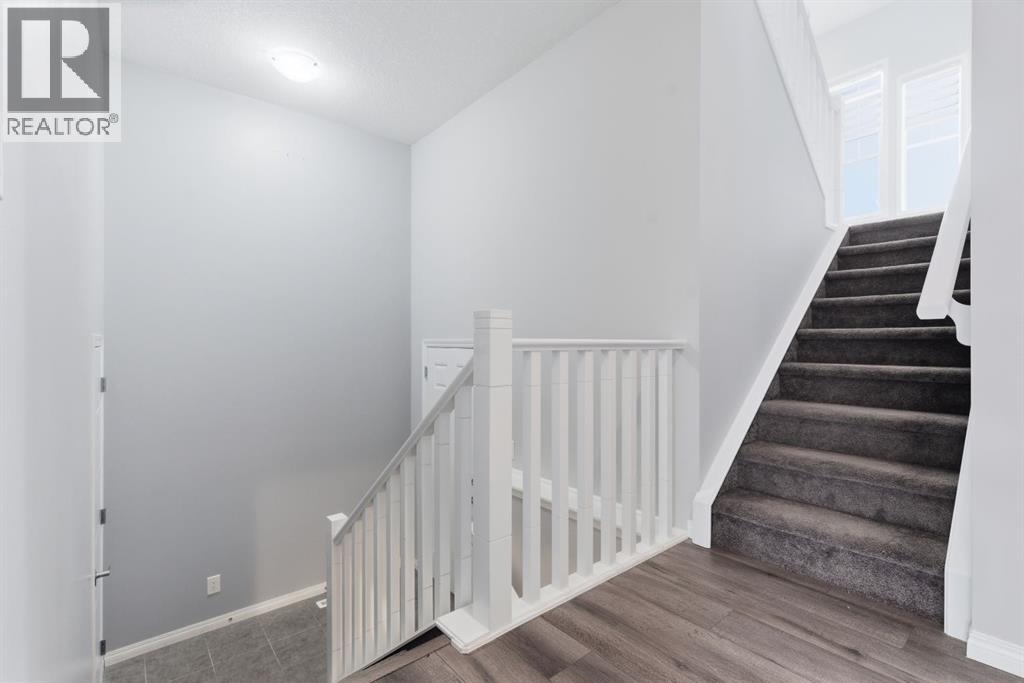 127 Carrington Crescent NW - 15