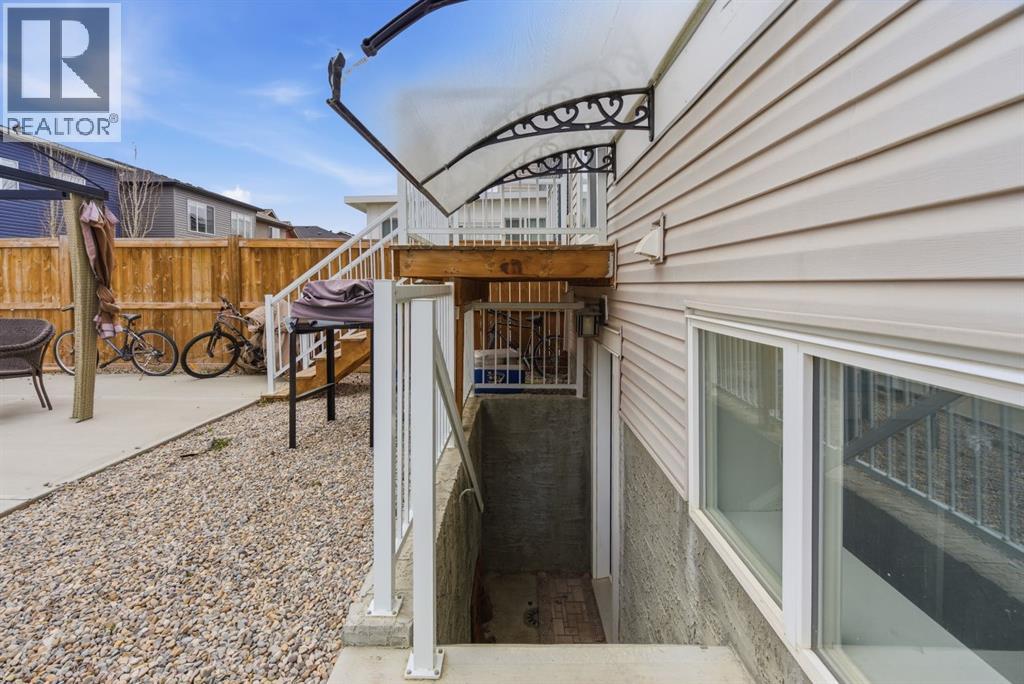 127 Carrington Crescent NW - 36