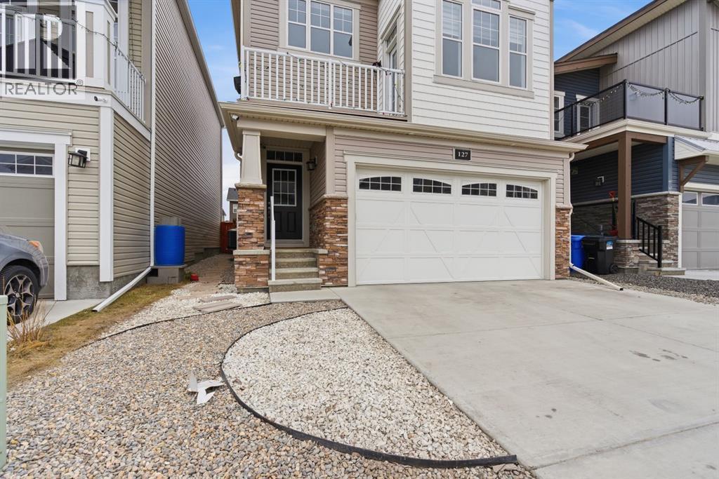 127 Carrington Crescent NW - Image 2