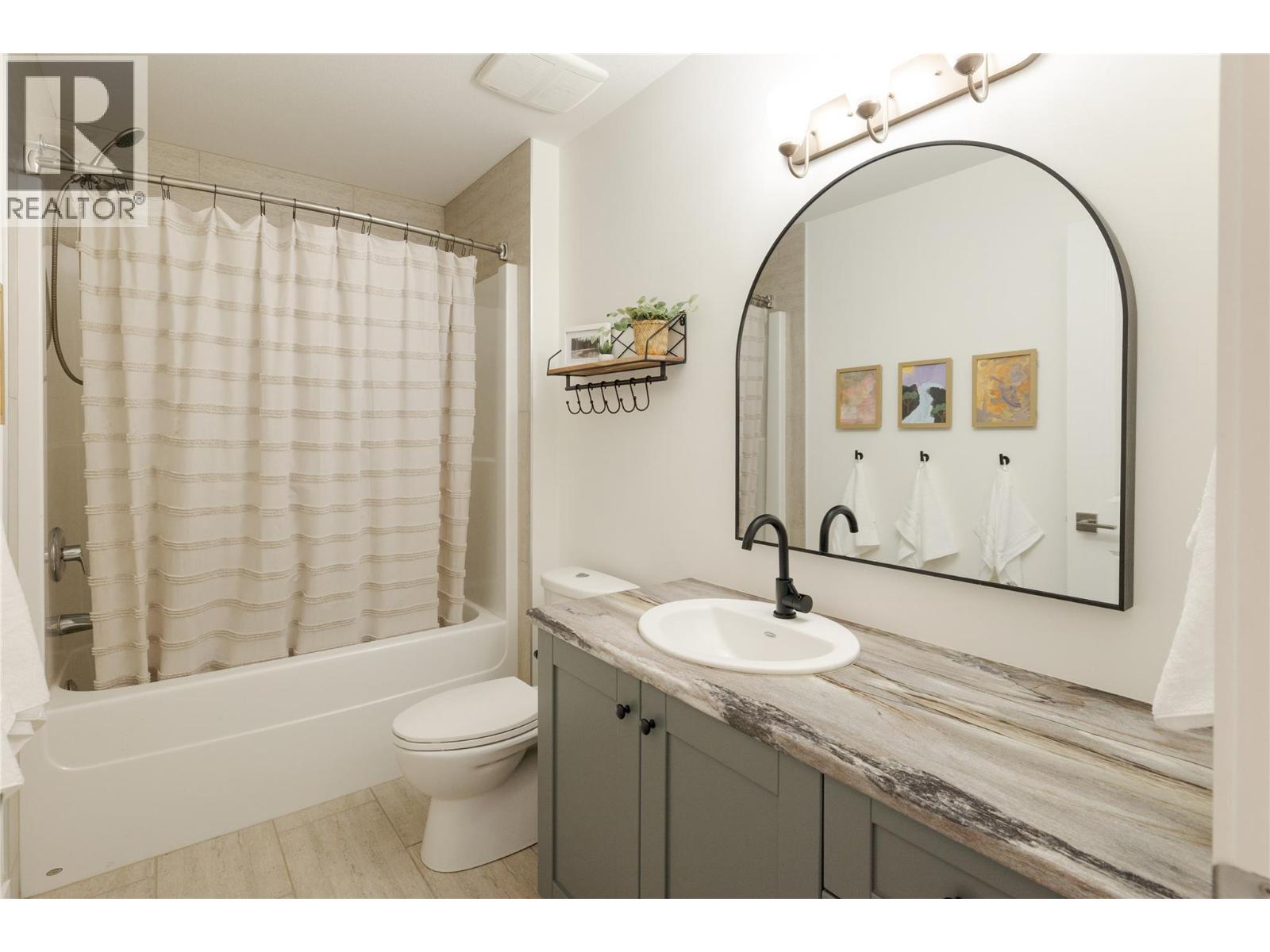  1209 Bergamot Avenue, Kelowna