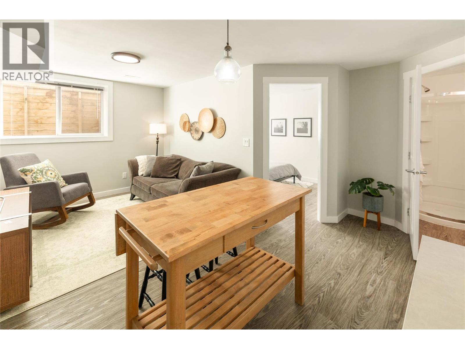  1209 Bergamot Avenue, Kelowna