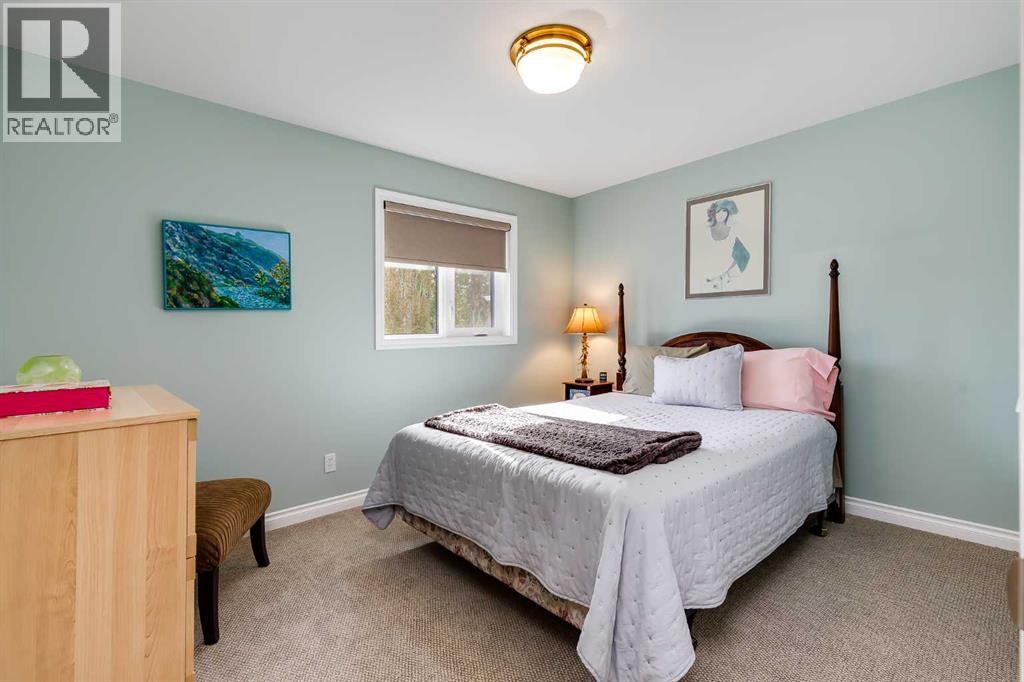 89 Douglasdale Crescent SE - 22
