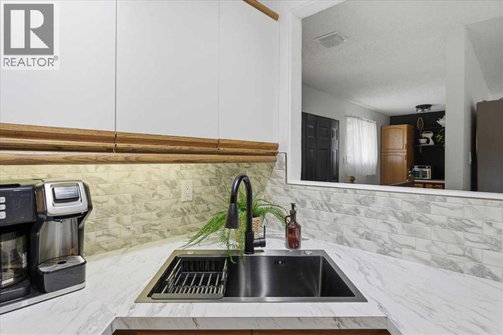 6004 Louise Road SW - 18